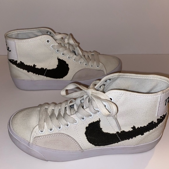 Nike SB Blazer Court Mid PRM White & Black unisex Men’s Size 5, women’s 7 - Picture 1 of 8